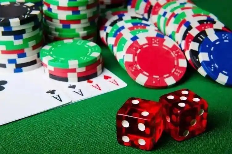 Bàn chơi Live Casino dola789 với dealer trực tiếp chuyên nghiệp